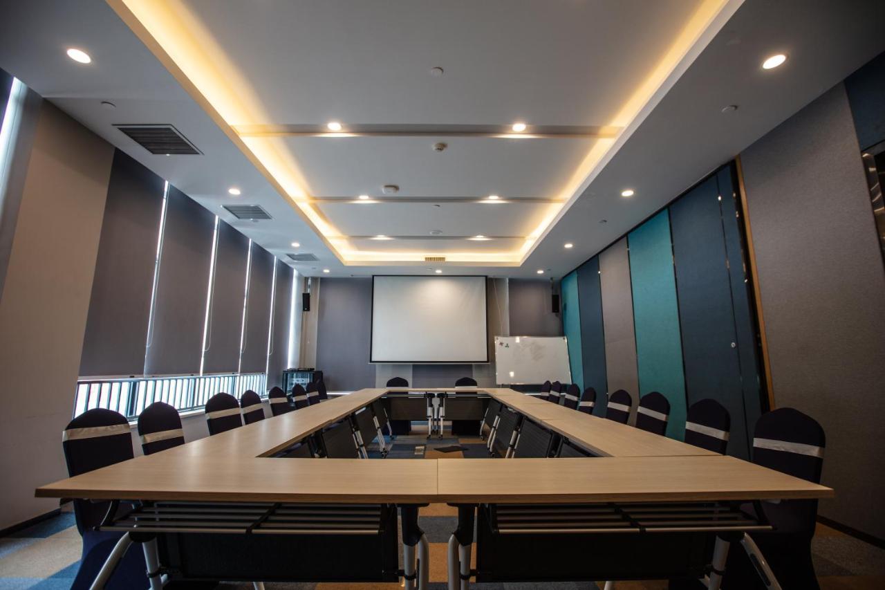 Holiday Inn Express Luoyang Xiyuan Eksteriør billede