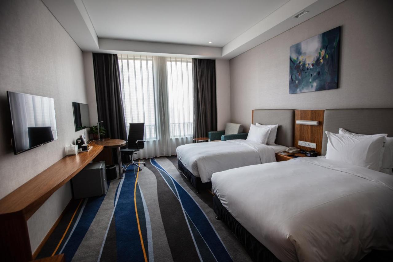 Holiday Inn Express Luoyang Xiyuan Eksteriør billede